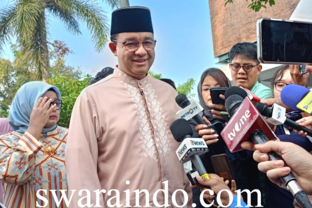 Anies Baswedan dan Keluarga Salat Idul Adha di Lebak Bulus 